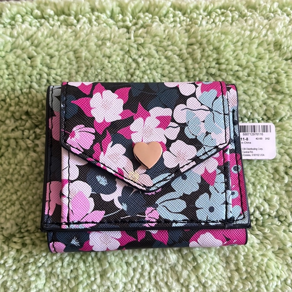Icing mini wallet on the go